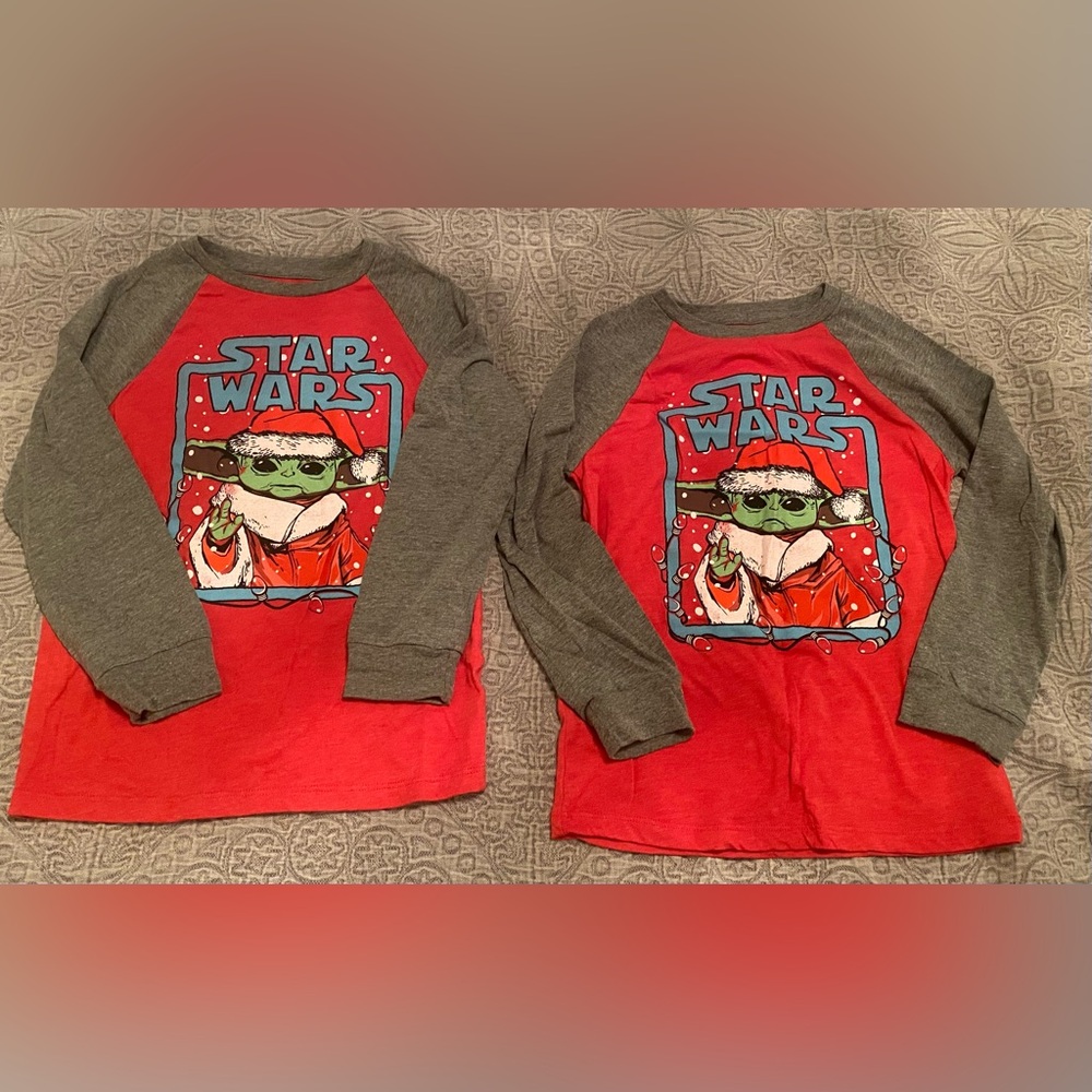 ⭐️ 🛸 Pair of Star Wars Kids Christmas Long Sleeve Tee - Size Medium (8) 🛸⭐️